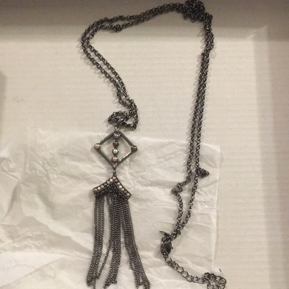 Avon Pearly Parisian Fringe Necklace (M)